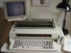 Bild von Typenrad-Schreibmaschine IBM 6788 mit Monitor (Occasion)